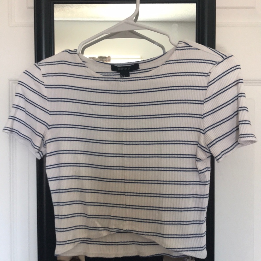 Crop top white and stripes blue